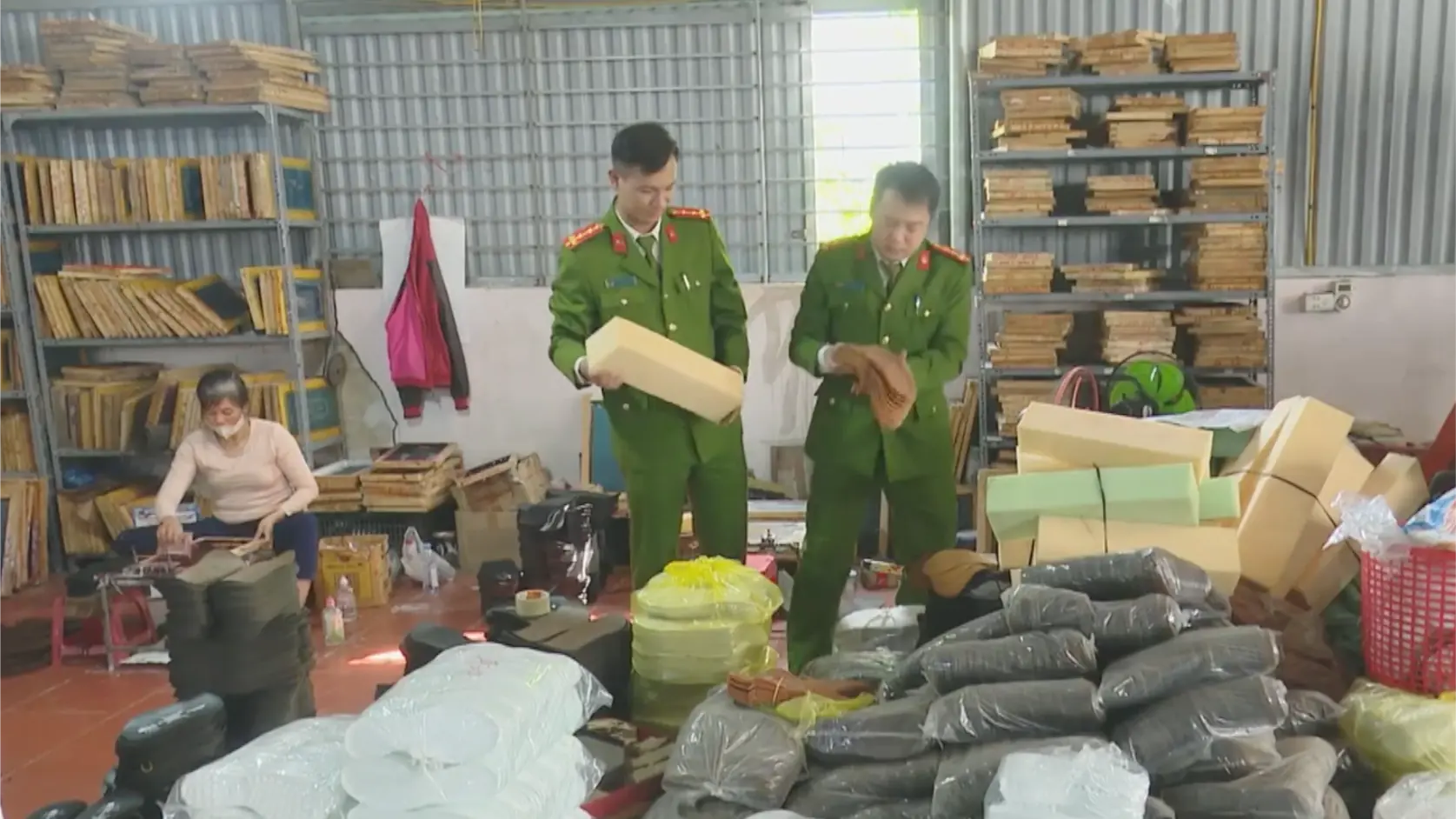 Đảm bảo an toàn cháy nổ nhà ở kết hợp sản xuất